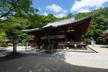Fototapeta premium 霊山寺 本堂 奈良市