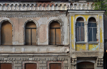 Obraz premium Old stone building undergoing renovation, Kimry, Tver Region, Russia