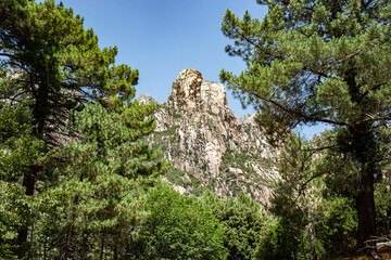 aiguilles de bavella lac de l'ospedale en corse et solenzara