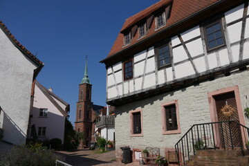 Fachwerkhaus und Kirche Feste Dilsberg