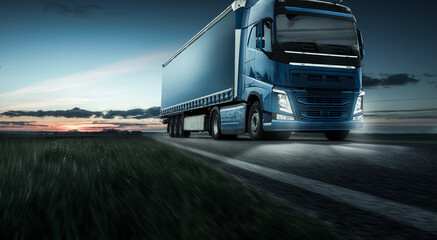 LKW in der Dämmerung auf einer Landstraße  © m.mphoto