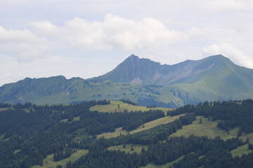 Peaks of Mount Gifer and Louenehore in summer.