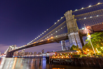 Fototapeta na wymiar Brooklyn bridge seen from Pier 1 in Brooklyn, New York, USA