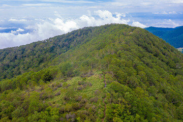 群馬県前橋市、桐生市にある赤城山、黒檜山、地蔵岳をドローンで撮影した空撮映像 Aerial footage of Mt. Akagi, Mt. Kurobi-san, and Mt. Jizo-dake in Maebashi and Kiryu, Gunma Prefecture, taken with a drone.
