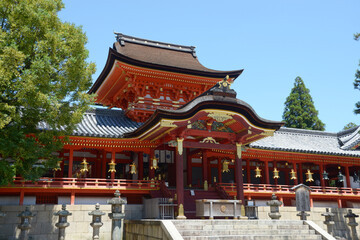 Obraz premium 石清水八幡宮 楼門と回廊 京都府八幡市