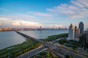 Fototapeta premium city skyline at sunset