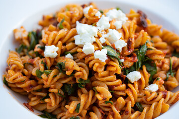 Mediterraner Nudelsalat