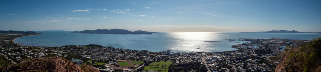 Fototapeta na wymiar Panorama of Townsville and Magnetic Island From Castle Hill