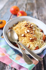 Apricot crumble
