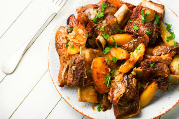 Beef ribs stewed with potatoes.