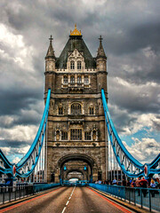 Fototapeta na wymiar Tower Bridge, cloudy (London, UK).