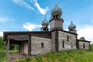 Fototapeta premium Orthodox wooden church in Russia