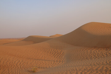Fototapeta na wymiar sunset in the Dubai desert 