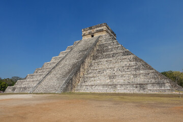 Fototapeta na wymiar Pyramide des Kukulcán