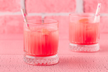 Cold lemonade/cocktail of fresh grapefruit juice