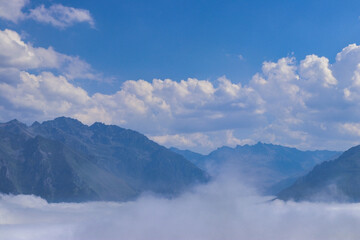 Fototapeta na wymiar Clouds covered mountains and sea ​​of ​​clouds ,Rize/Turkey