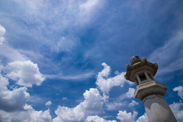 綺麗な青空と名古屋の日泰寺の風景