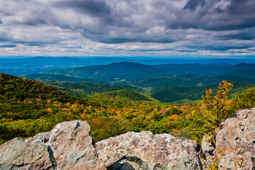 Fototapeta na wymiar View from Bearfence Mountain, Shenandoah National Park, Virginia