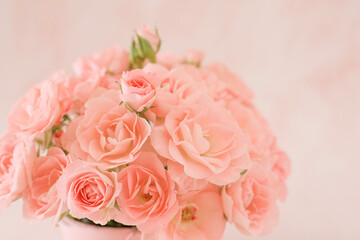 ピンクのバラの花束