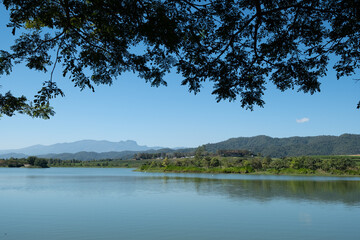 Fototapeta premium lake andblue sky