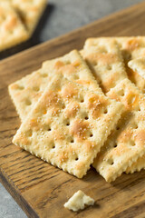 Healthy Homemade Saltine Soda Crackers