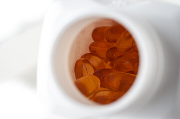 Pillole Omega 3 capsule arancioni