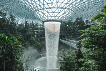 jewel fountain in singapore