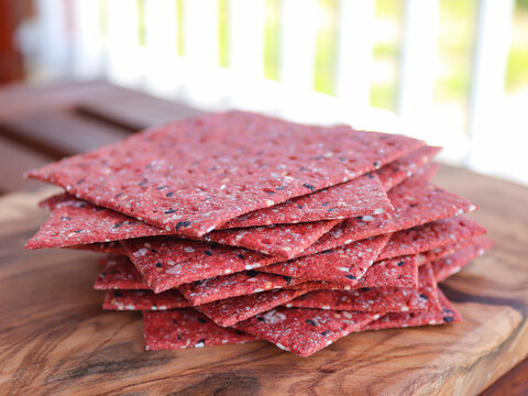 Rootbeet crispbreads