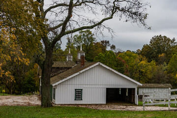Fototapeta na wymiar Valley Forge Barn in Autumn, Valley Forge National Historical Park, Pennsylvania, USA