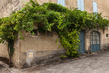 Fototapeta na wymiar Castelmoron d'Albret (Gironde, France) - Maison pittoresque