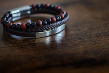 Natural elements for a man bracelet