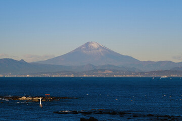 高台から富士山を望む