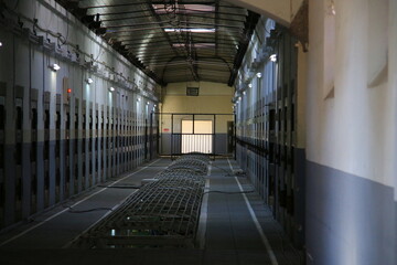 監獄の監視廊下