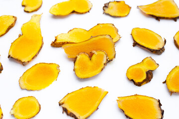 Naklejka premium Phlai slices, Cassumumr ginger or zingiber montanum on white background.