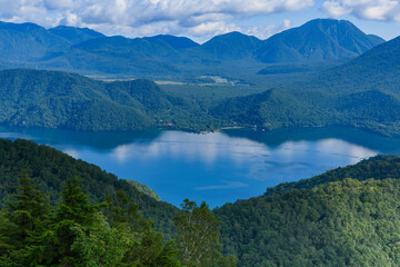 Fototapeta na wymiar 社山から見た中禅寺湖