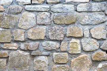 mur en vieilles pierres