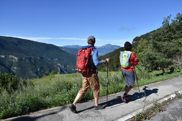 Turyści, góry, Trentino, Włochy, treking, marsz, wędrówka, 