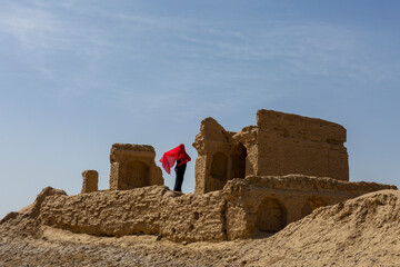 Fototapeta na wymiar ruins of an old castle in iran