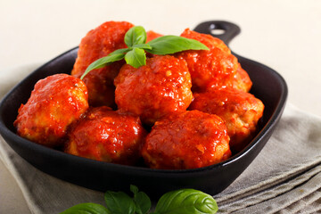 Meatballs in tomato sauce