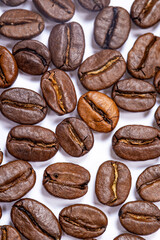 Obraz premium Coffee beans with uniform color