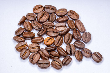 Coffee beans with uniform color