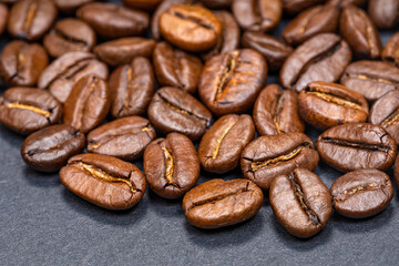 Coffee beans with uniform color