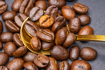 Coffee beans with uniform color