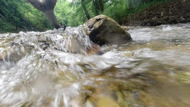 timelapse e video in 4k di fiumi ed acqua