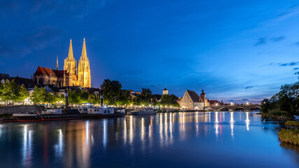 Fototapeta premium Regensburg blaue Stunde