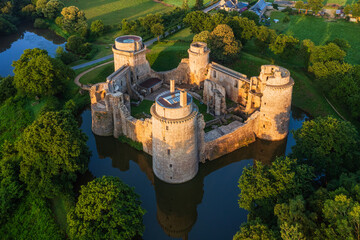 Hunaudaye castle in Brittany, France - obrazy, fototapety, plakaty