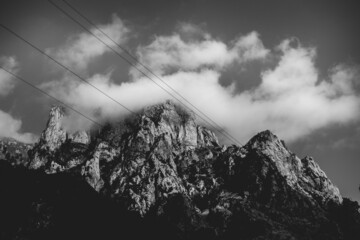paisaje natural montaña altura nubes
