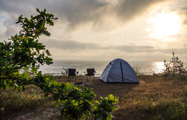 Namiot z widokiem na morze Półwysep Helski  Mierzeja Helska lato 2021  © Dariusz