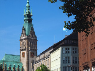 Obraz premium Historic town hall in the city of Hamburg with blue sky