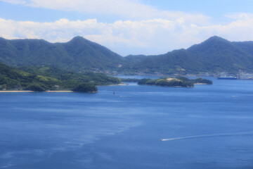 真夏の瀬戸内海の風景　広島県三原市筆影山・竜王山